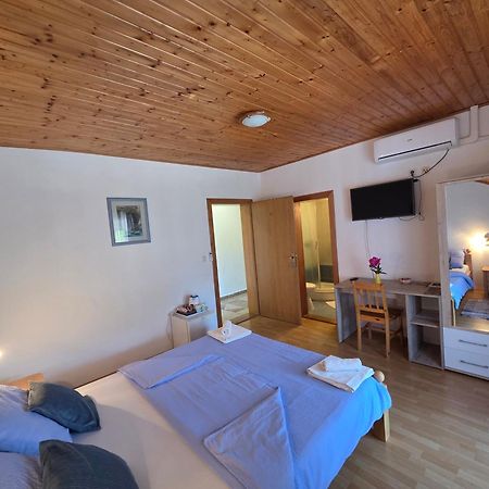 Apartman & Sobe Orhideja Smoljanac Buitenkant foto