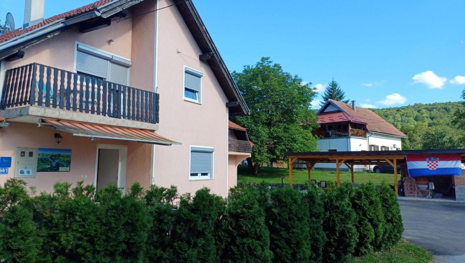 Apartman & Sobe Orhideja Smoljanac Buitenkant foto