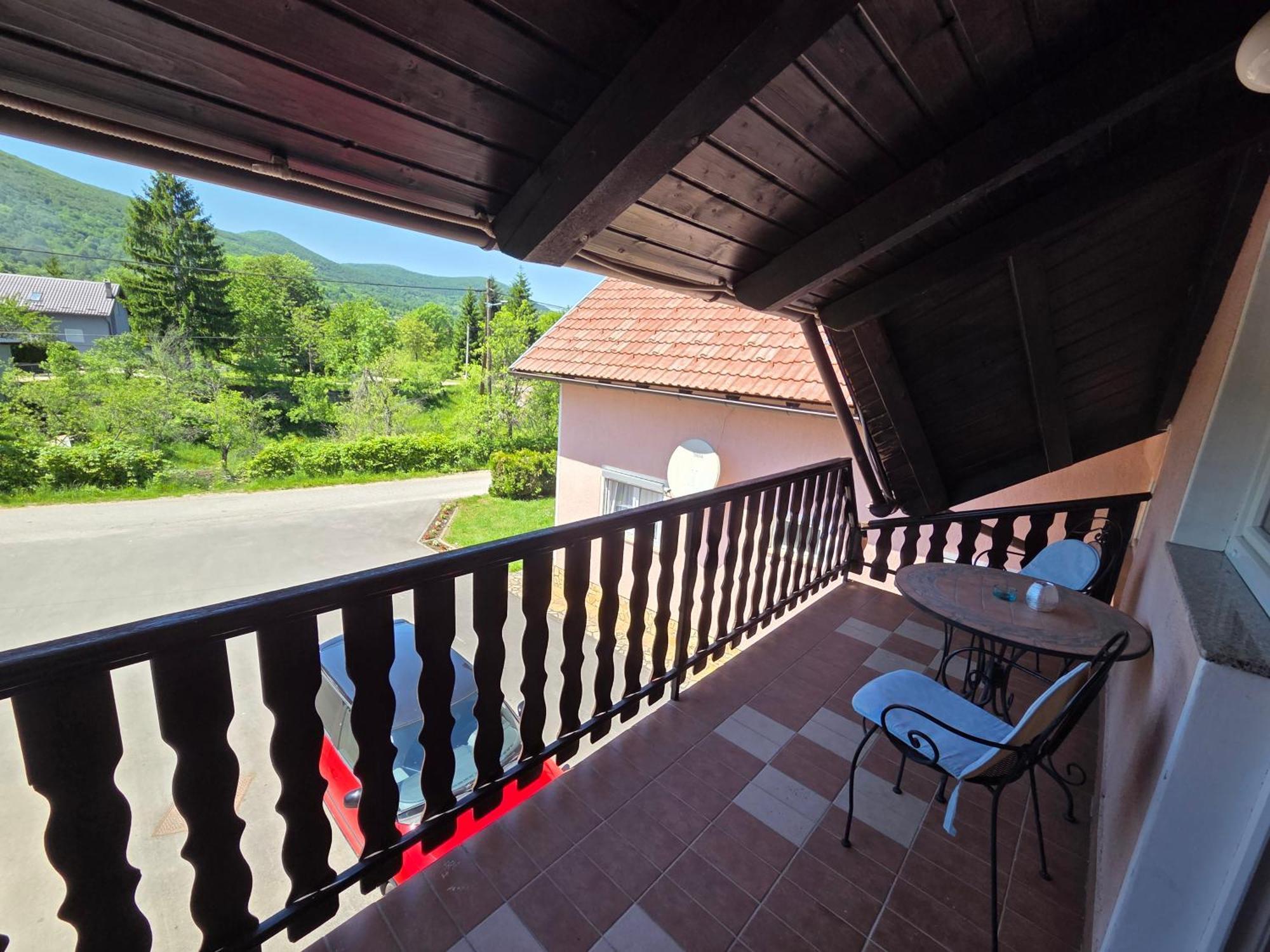 Apartman & Sobe Orhideja Smoljanac Buitenkant foto