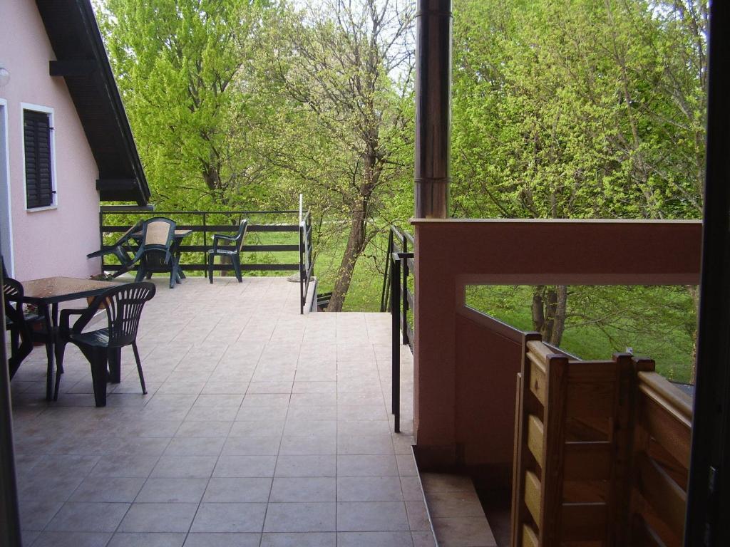 Apartman & Sobe Orhideja Smoljanac Buitenkant foto