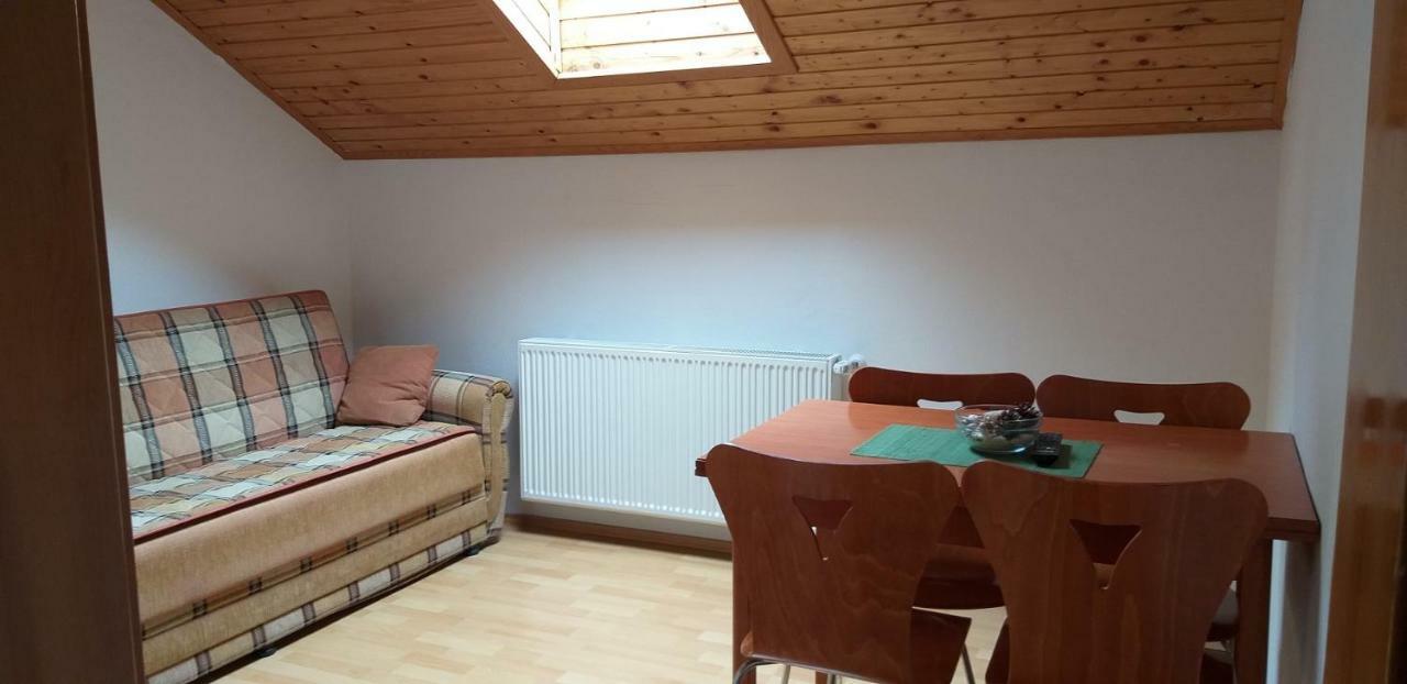 Apartman & Sobe Orhideja Smoljanac Buitenkant foto