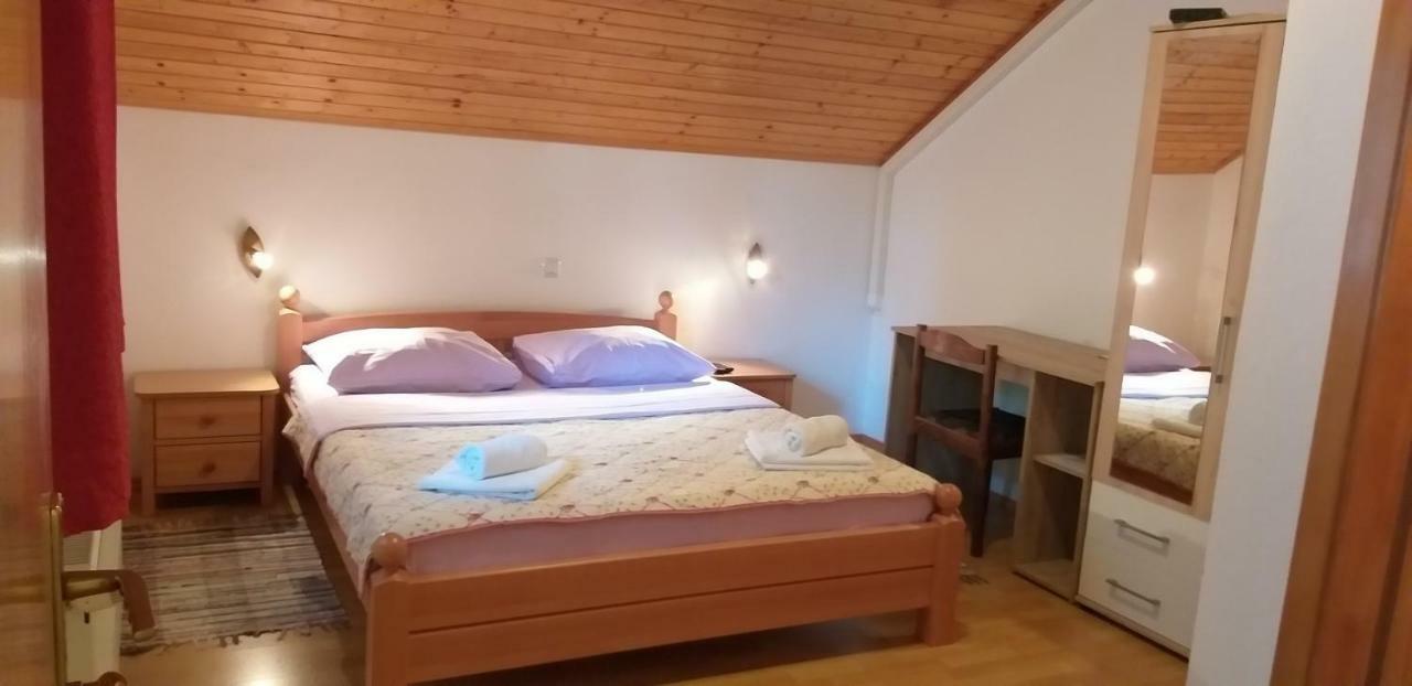 Apartman & Sobe Orhideja Smoljanac Buitenkant foto