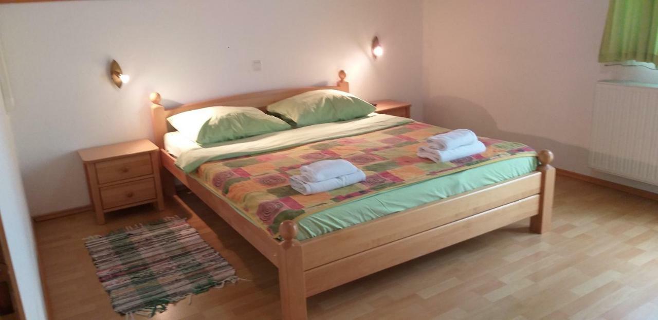 Apartman & Sobe Orhideja Smoljanac Buitenkant foto